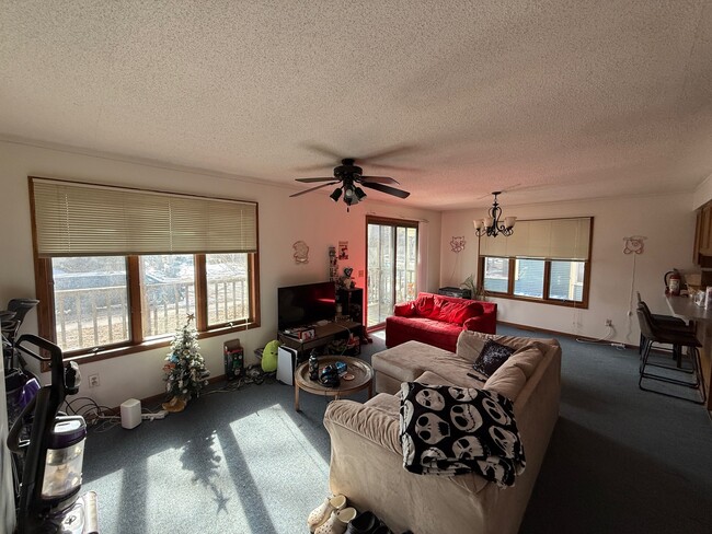 611 6th St SE, Unit 611-1 in Minneapolis, MN - Building Photo - Building Photo