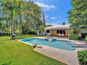 5705 SW 60th Ave in South Miami, FL - Building Photo - Building Photo