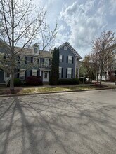 7102 Lenox Village Dr in Nashville, TN - Building Photo - Building Photo
