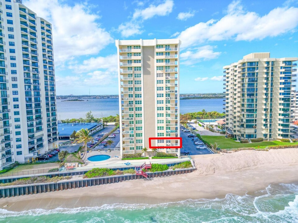 5440 N Ocean Dr, Unit 306 in Riviera Beach, FL - Building Photo