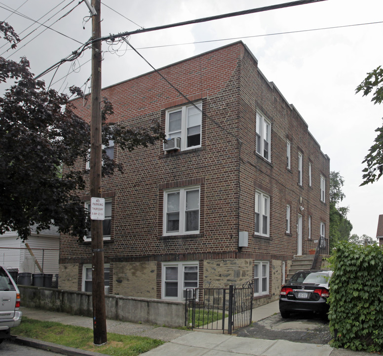 60 Harding Ave in Yonkers, NY - Building Photo