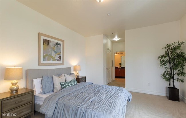 525 11th Ave in San Diego, CA - Building Photo - Building Photo