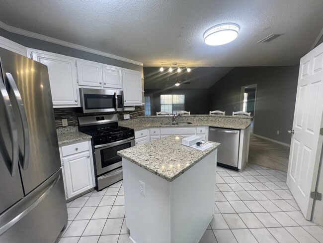 5196 Whitehurst Ln in Crestview, FL - Building Photo - Building Photo