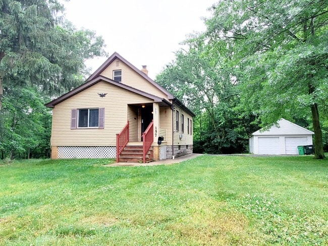 property at 157 Palmetto Ave