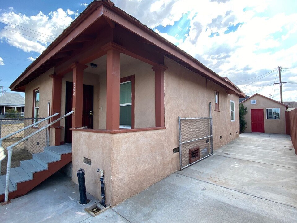 404 N 4th St in Barstow, CA - Building Photo