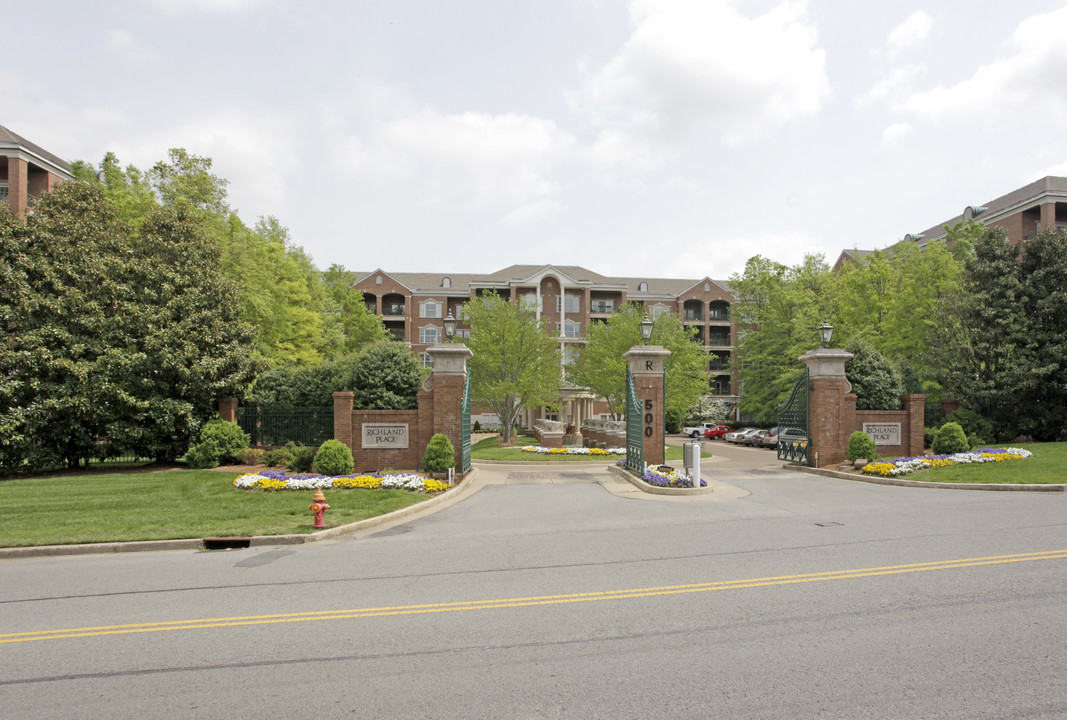 Richland Place in Nashville, TN - Building Photo