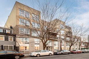 1040 46th Rd in Long Island City, NY - Building Photo