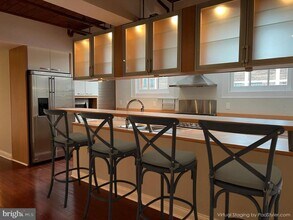 105 S 18th St in Philadelphia, PA - Building Photo - Building Photo