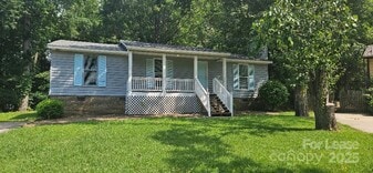 8106 Tamalpais Ct in Charlotte, NC - Building Photo