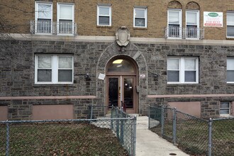 Parklane Apartments in Philadelphia, PA - Foto de edificio - Building Photo