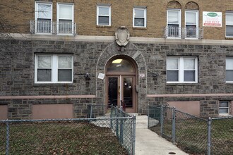 Parklane Apartments in Philadelphia, PA - Building Photo - Building Photo