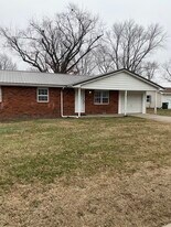 13 Independence Dr, Unit 13 Independence Drive in Belleville, IL - Building Photo