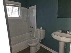 5301 Queen Mary Ln in Jackson, MS - Building Photo - Building Photo