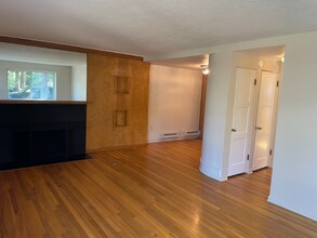 1227 S Division St-Unit -3 in Spokane, WA - Building Photo - Building Photo