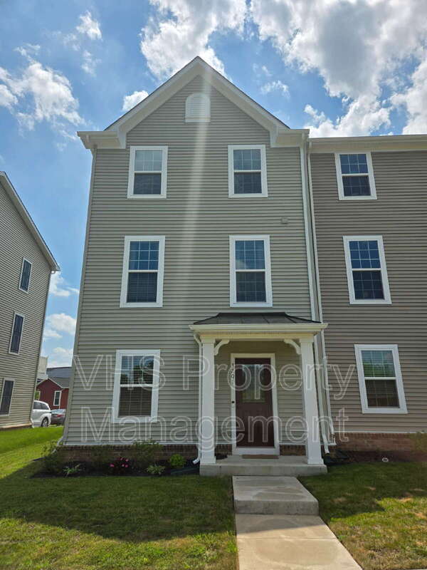 property at 3201 Jefferson Blvd