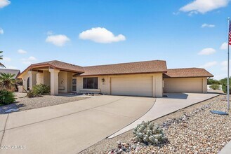 13511 W Gemstone Dr in Sun City West, AZ - Building Photo - Building Photo