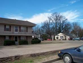 821 E Main St in Blytheville, AR - Building Photo - Building Photo