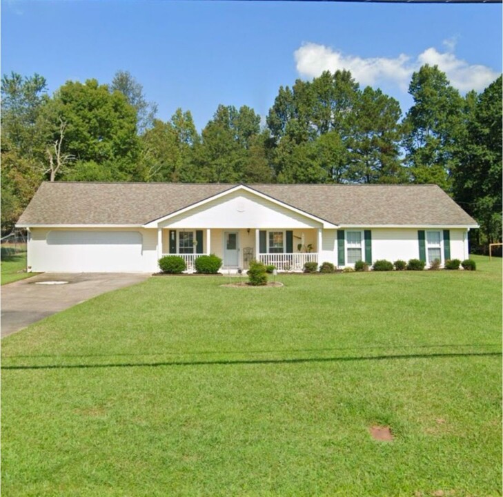 2870 Mobley Dr in Dacula, GA - Building Photo