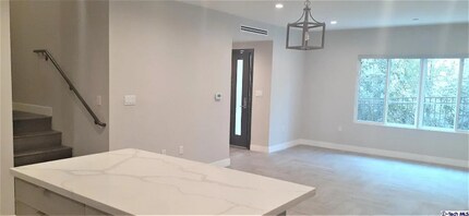 2218 Montrose Ave, Unit #G in Montrose, CA - Building Photo - Building Photo