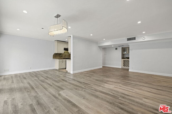 423 Rexford Dr in Beverly Hills, CA - Building Photo - Building Photo