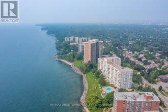 5280-5280 Lakeshore Rd. in Burlington, ON - Building Photo - Building Photo