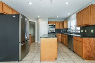 19019 Oakway Dr in Humble, TX - Building Photo - Building Photo