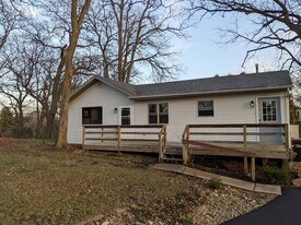 509 Algonquin Rd in Fox River Grove, IL - Building Photo