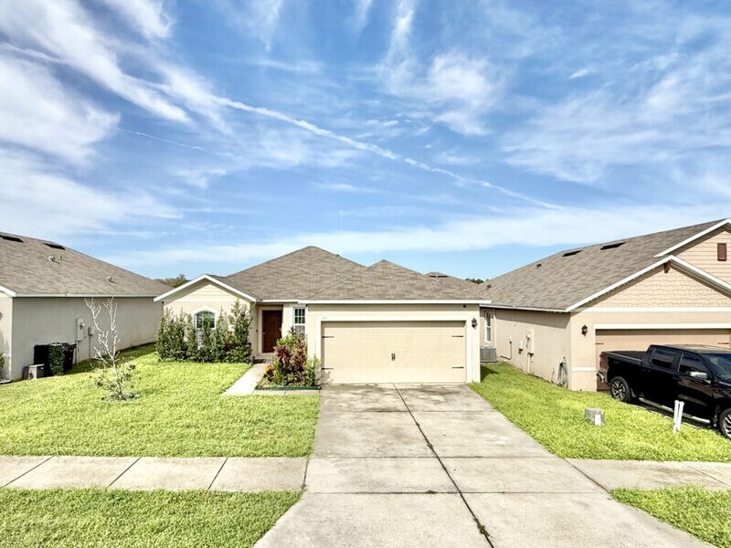 157 Sunny Day Wy in Davenport, FL - Building Photo