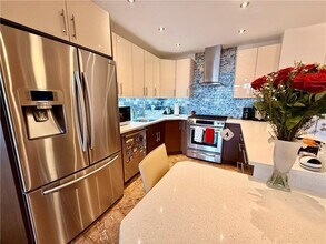 45 Oceana Dr E in Brooklyn, NY - Building Photo - Building Photo