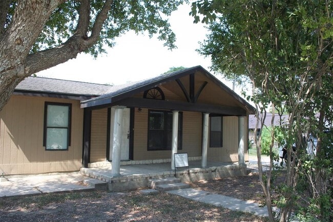 181 Bradford Ln in Buda, TX - Building Photo - Building Photo