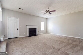 5494 Brinwick Dr in Rex, GA - Building Photo - Building Photo