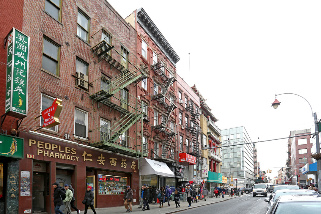 79 Mott St in New York, NY - Foto de edificio