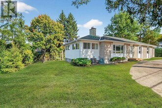 10 Delong Dr in Ottawa, ON - Building Photo - Building Photo