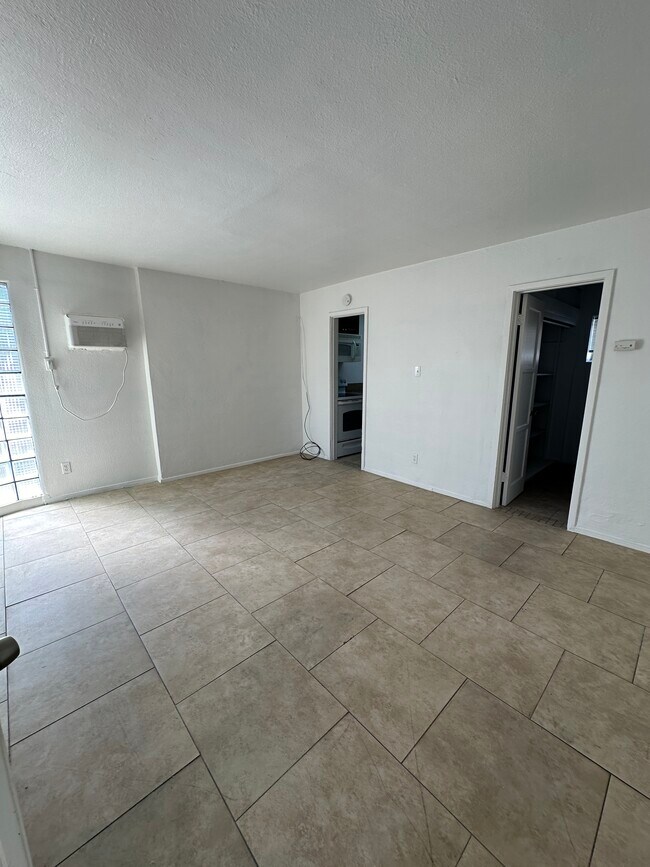920 E Cottonwood Rd in Palm Springs, CA - Building Photo - Building Photo
