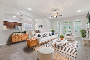4900 Pyrenees Pass in Bee Cave, TX - Building Photo