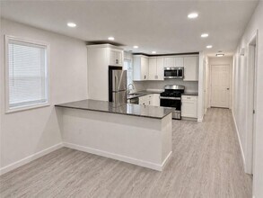 35 Douglas Ave in Providence, RI - Building Photo - Building Photo