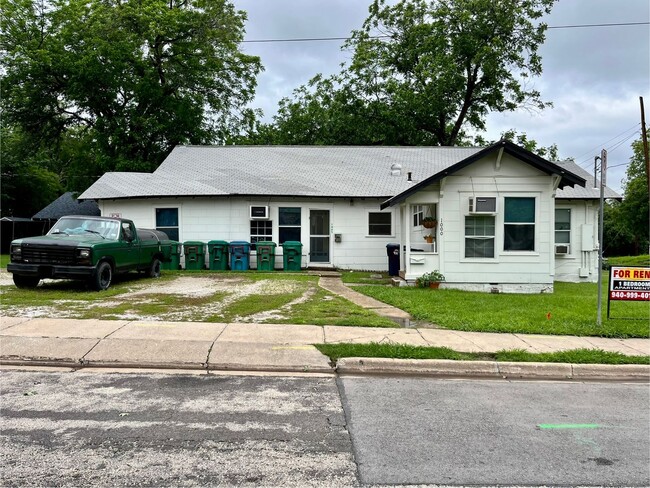 301 Amarillo St in Denton, TX - Building Photo - Building Photo