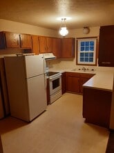 1164 S Lincoln Ave, Unit B in Salem, OH - Foto de edificio - Building Photo