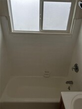 6759 Atoll Ave in North Hollywood, CA - Building Photo - Building Photo