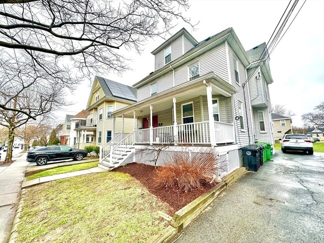 82 Dexter Ave in Watertown, MA - Building Photo - Building Photo