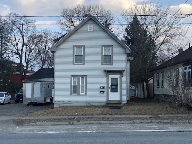 650 Hammond St, Unit 2 upstairs 2 BR in Bangor, ME - Building Photo