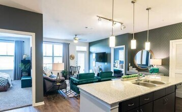 14580 Crosby Fwy in Houston, TX - Building Photo - Building Photo