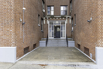603 Isham St in New York, NY - Foto de edificio - Building Photo