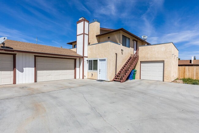 1004 W Graaf Ave in Ridgecrest, CA - Building Photo - Building Photo