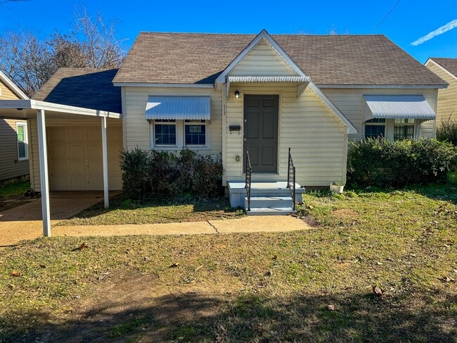 property at 212 N 43rd St