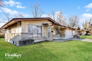 10201 Pannell Dr in St. Louis, MO - Building Photo