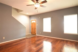 940 Wycliffe Dr in Houston, TX - Building Photo - Building Photo