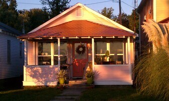 2002 Beach Ave in Colonial Beach, VA - Building Photo