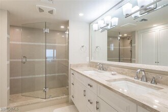10691 Gulf Shore Dr in Naples, FL - Building Photo - Building Photo