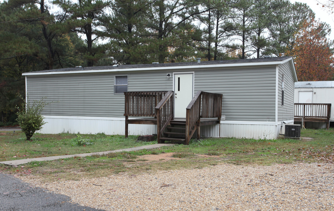 Edmondson Mobile Home Park in Jonesboro, GA - Building Photo